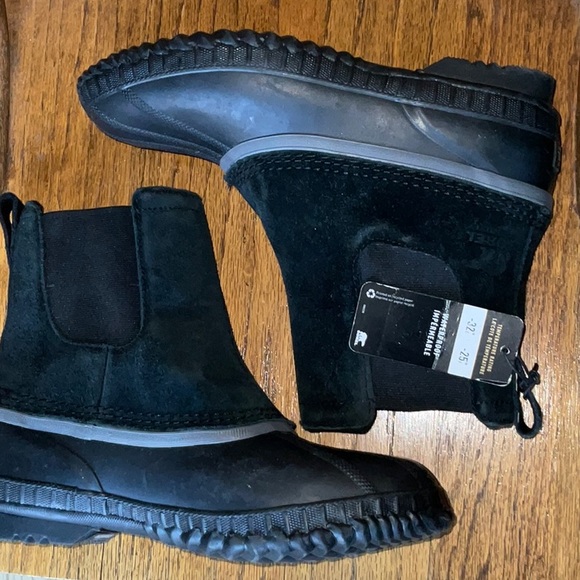 NWT Sorel Youth Cheyanne II Chelsea Snow Boot. Warm Winter Waterproof Boot. 6Y - Picture 8 of 10